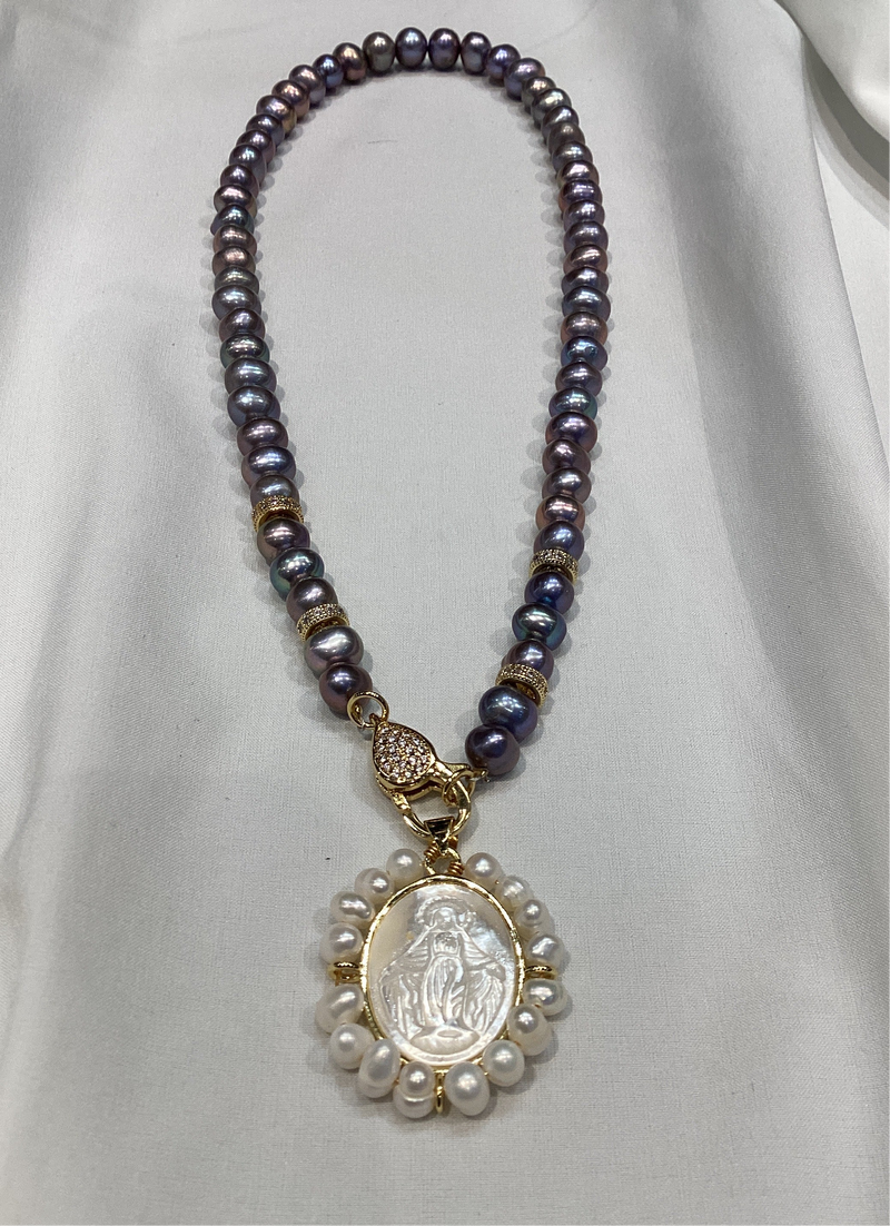 Collar Perla Morada Dije Madre Perla Milagrosa