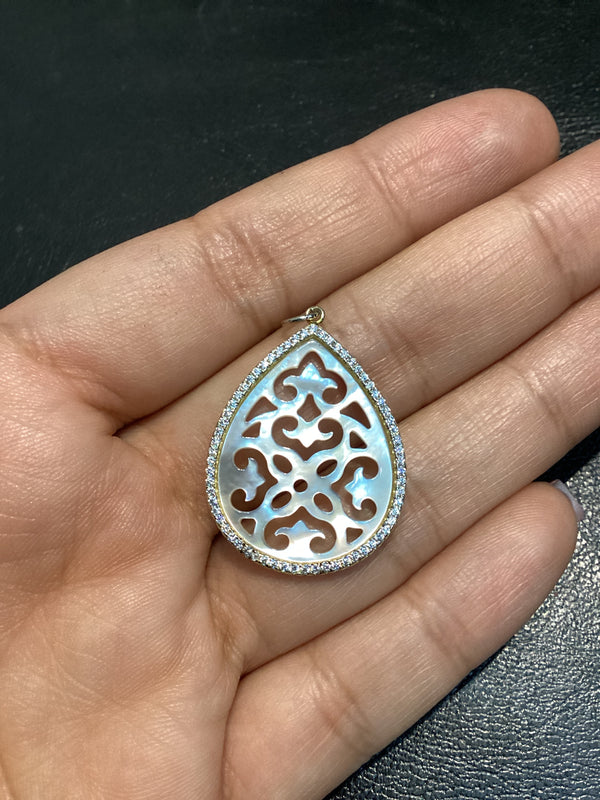 Dije Madre Perla con Zircon