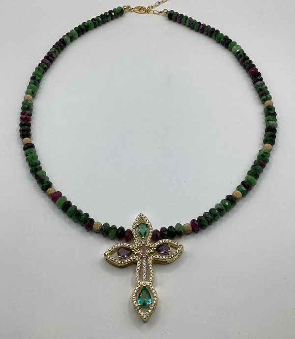 Collar Cruz Zirconias con Piedras Rubi Zoisita y Gold fill