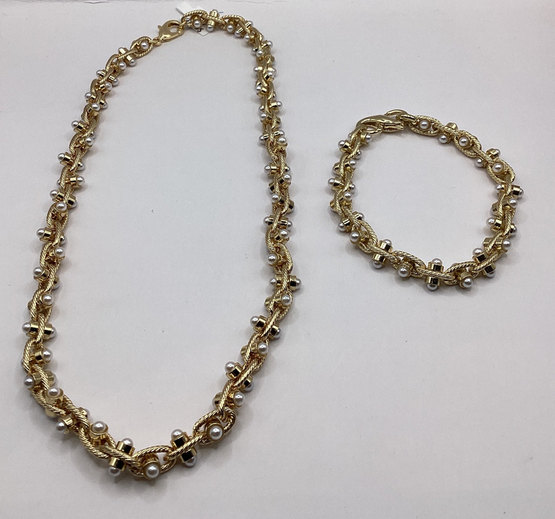 Necklace & Baguette Pearl Set