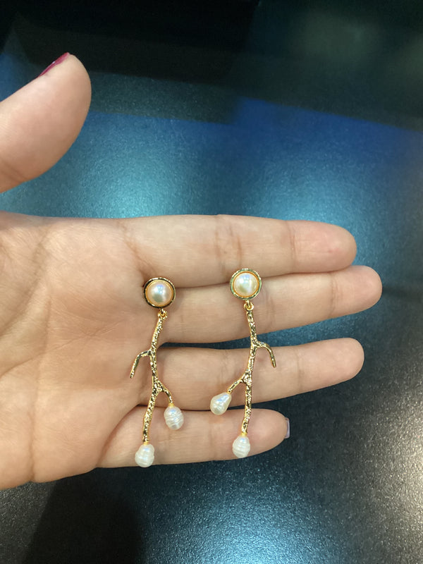 Palm Pearl Earrings