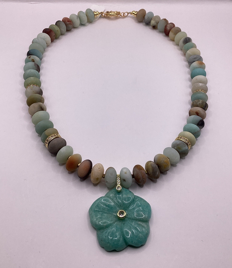 Collar de Amazonita con Dije de Flor Amazonita y zirconias