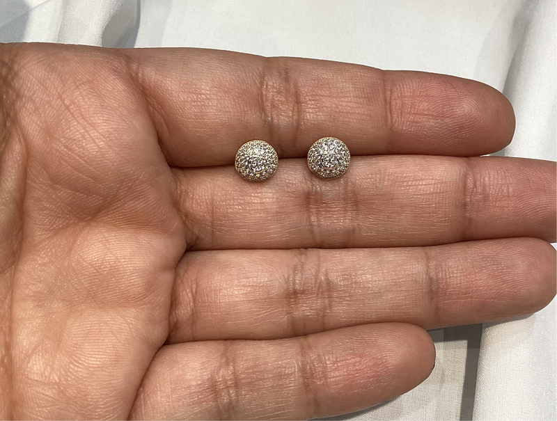 Post Pave PLata studs dorados
