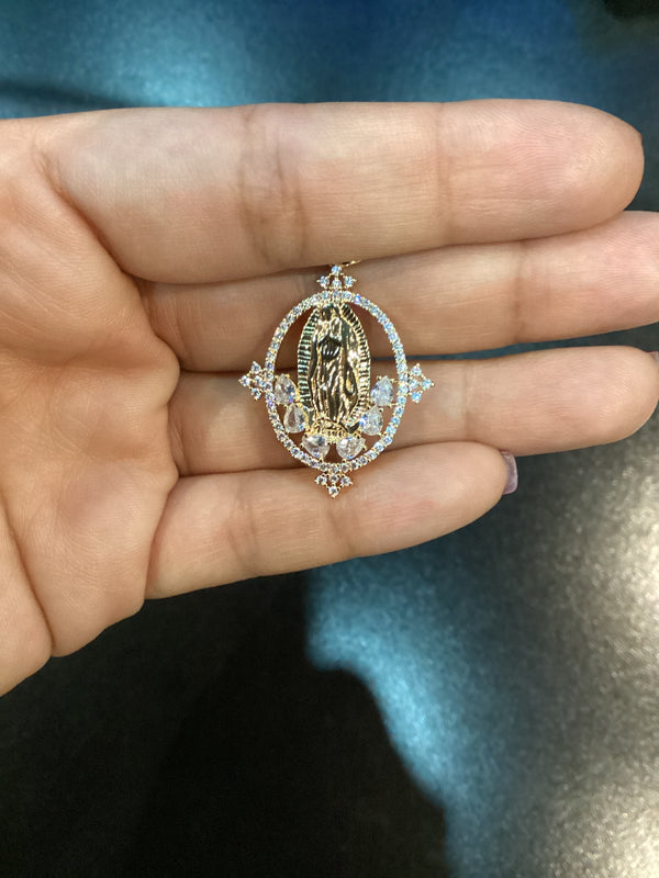 Dije de Virgen de Guadalupe Brass con cristales