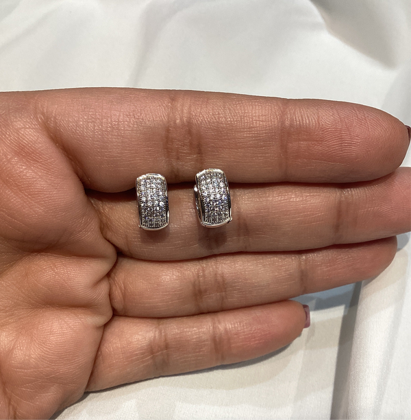 Mini Huggies Pave Plateados