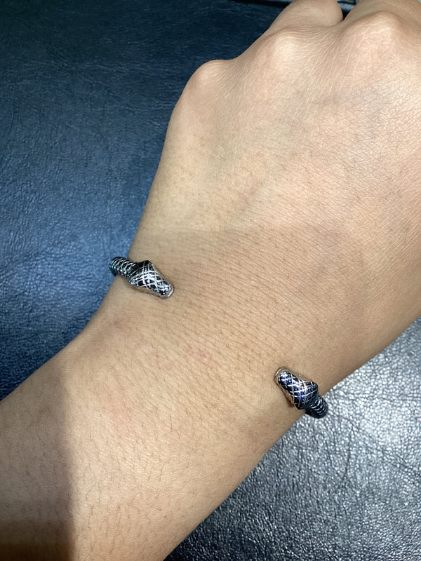 Cuff de Serpientes Plateada Stainles Unisex
