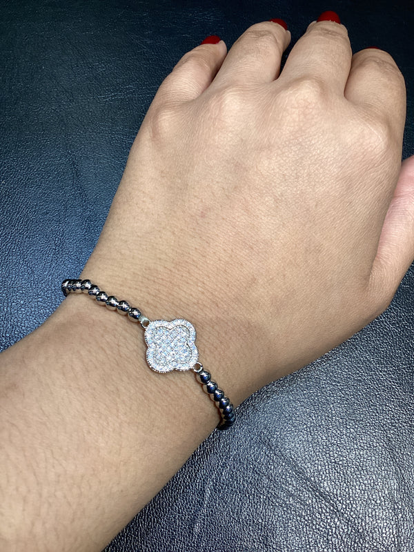 Braz CLover Pave Plateado