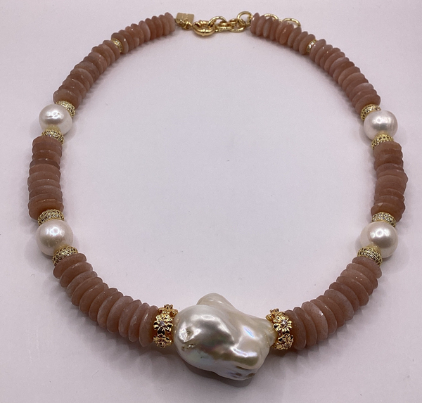 Collar Pink Moonstone German Cut con Perla Barroca y Zirconias