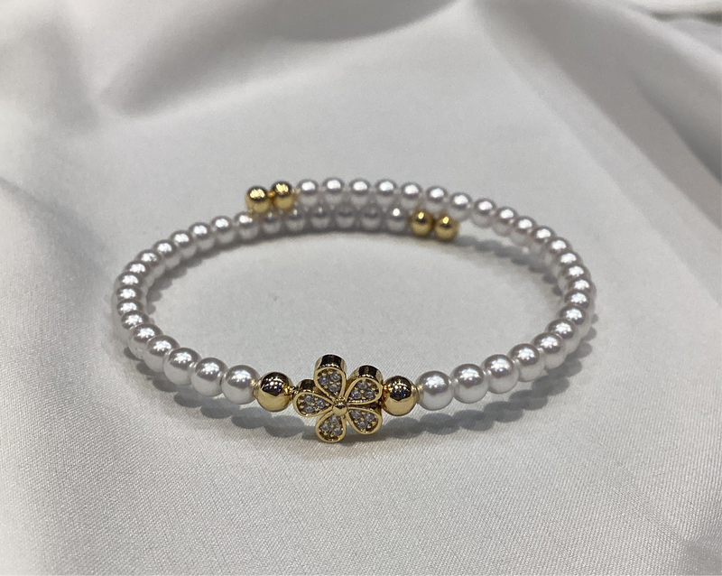 Cuff Perlas con Figuras