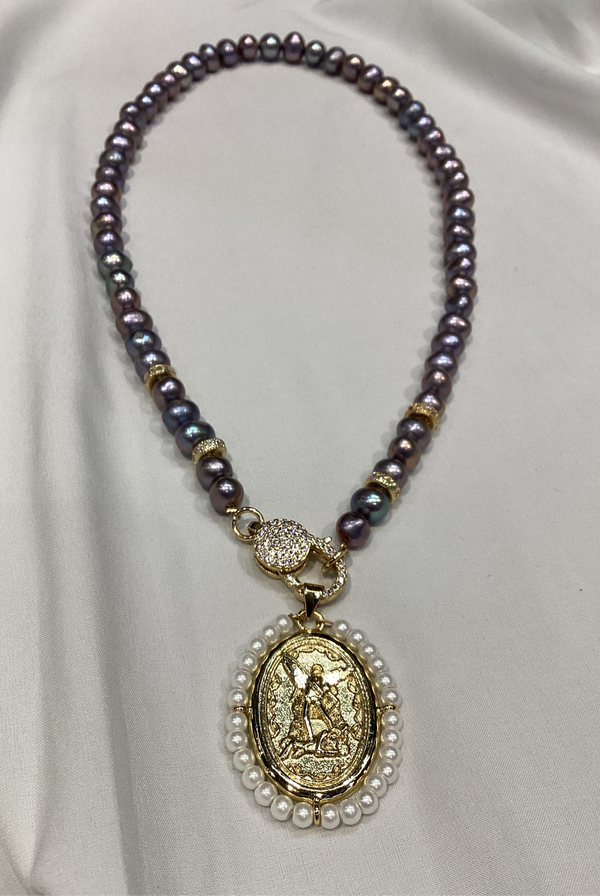 Collar Perla Morada Dije Arcangel Gabriel