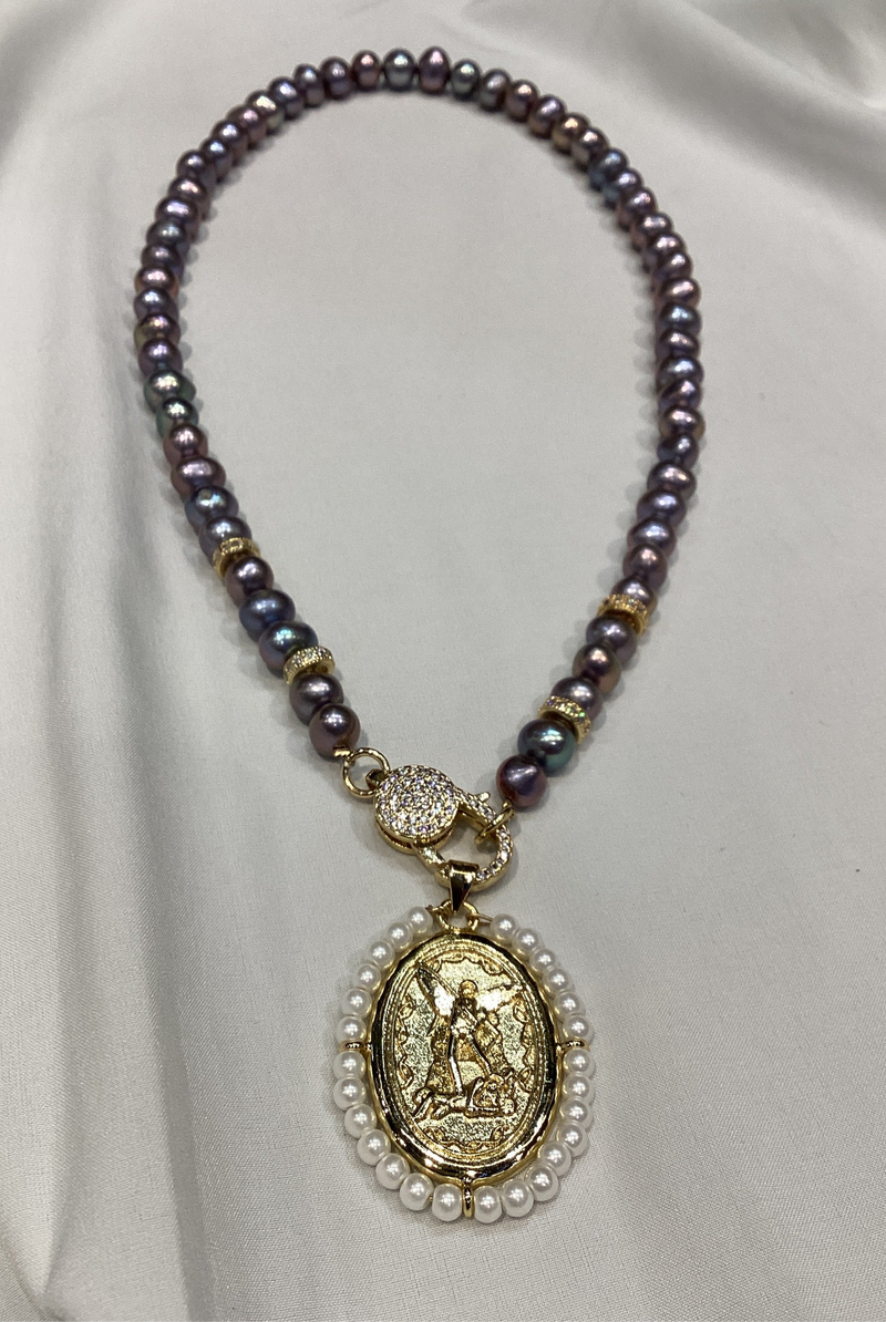 Collar Perla Morada Dije Arcangel Gabriel