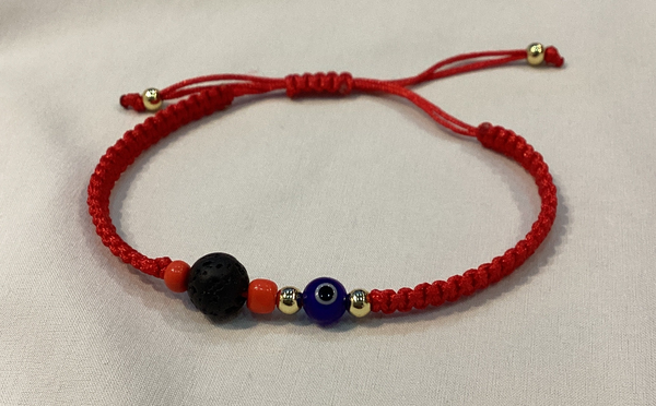 Brazalete Macrame ojitos y azabache