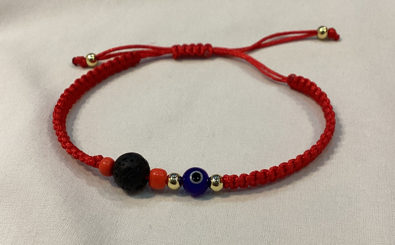 Brazalete Macrame ojitos y azabache