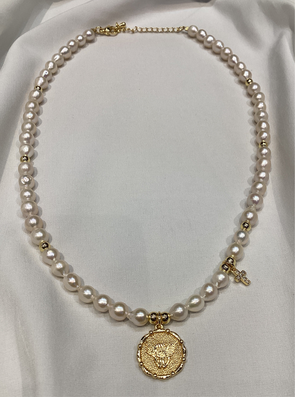 Collar de Medalla Angel y perlas con cruz mini