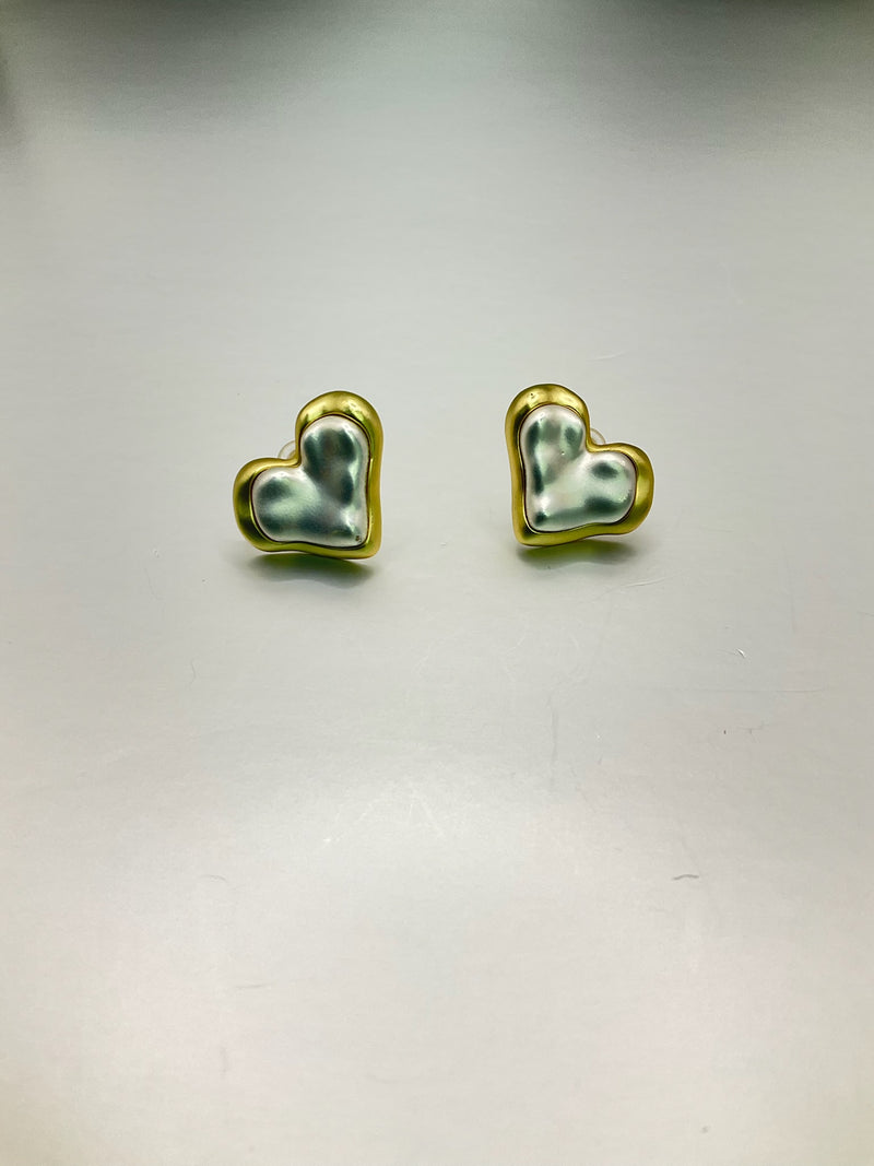 Satin Wavy Heart Posts