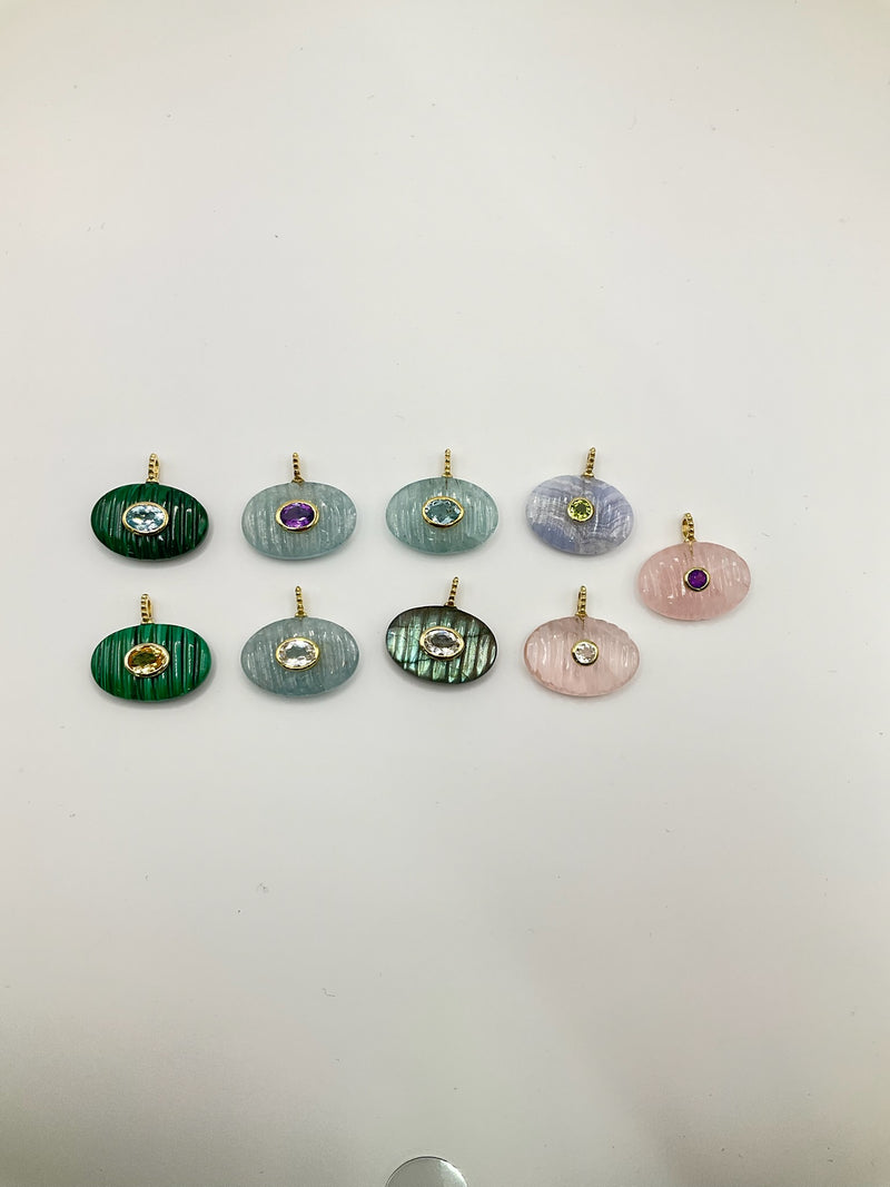 Sitting Oval lined gem charm new