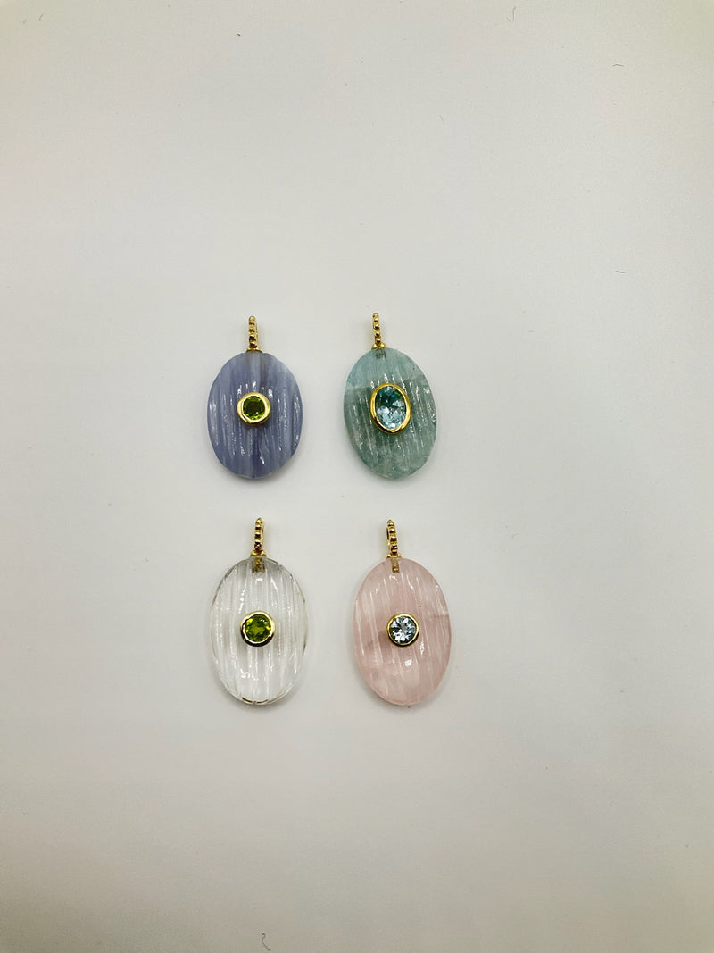 standing oval Lined gem Charm new