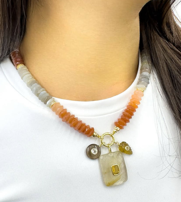 Collar Desert Moonstone con Rueda de plata