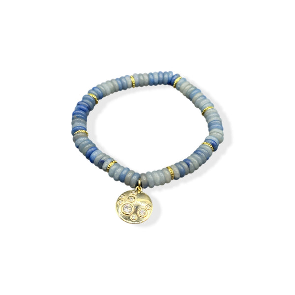 Pulseras de piedras semipreciosas con dijes