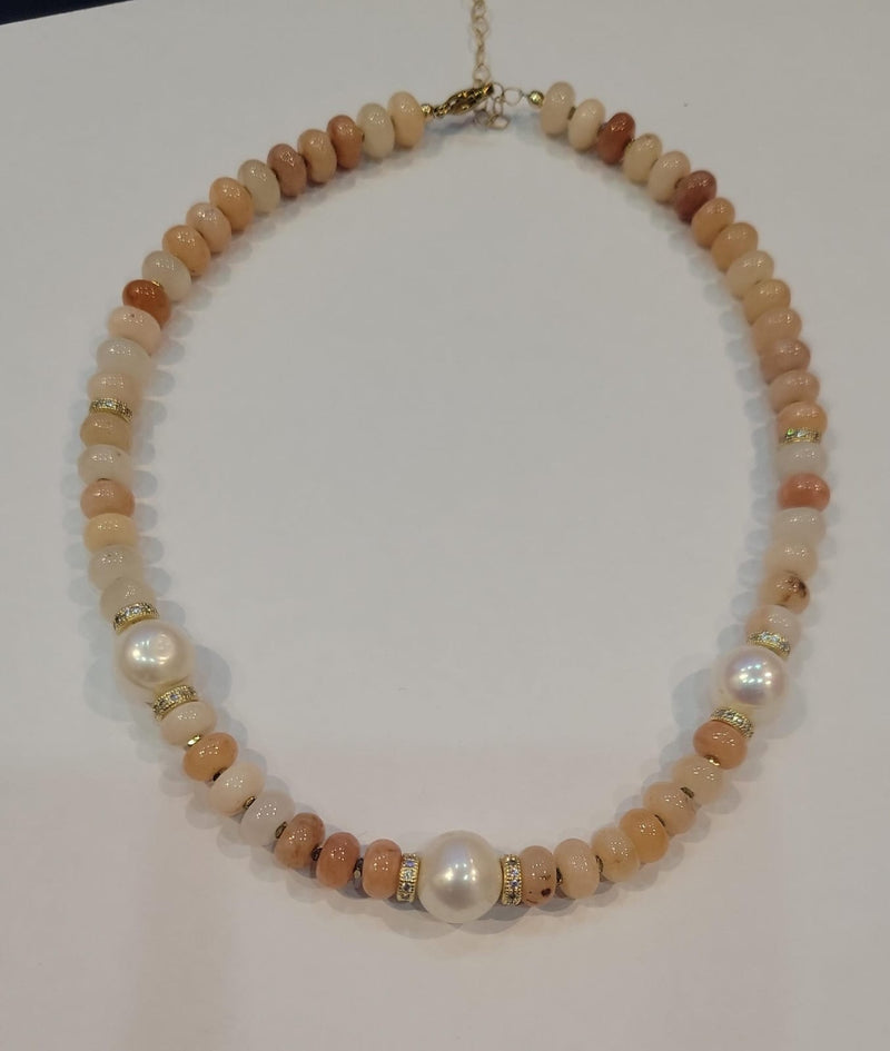Collar Beige Peach Con 3 perlas