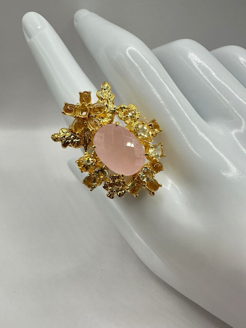 Anillo Bouquet Pink Quartz con topacio blanco