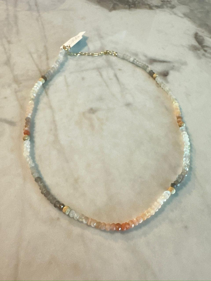 Choker de Moonstone Desertica con Bolitas Goldfill 18kt