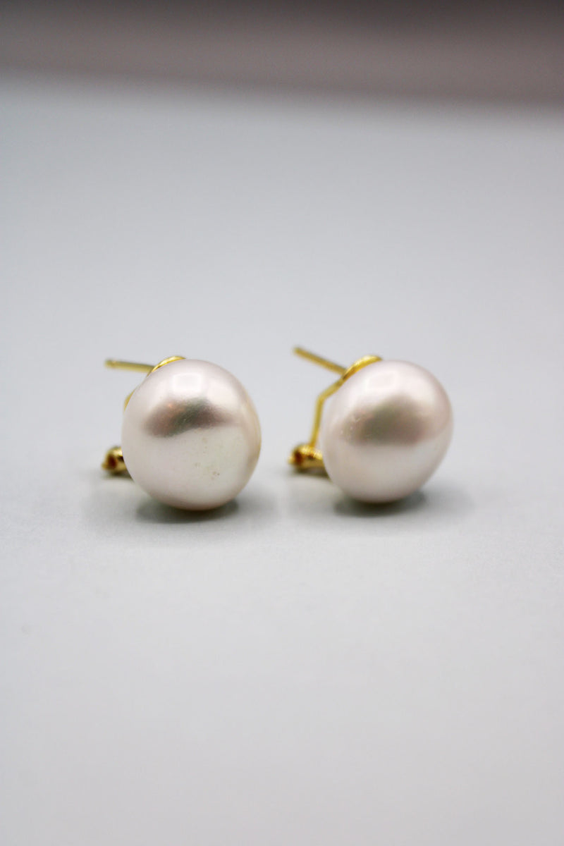 Perfect Pearl Med Earring