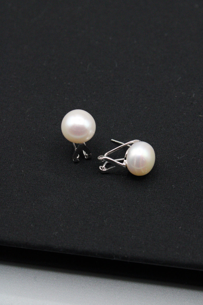 Pearl Omega Stud