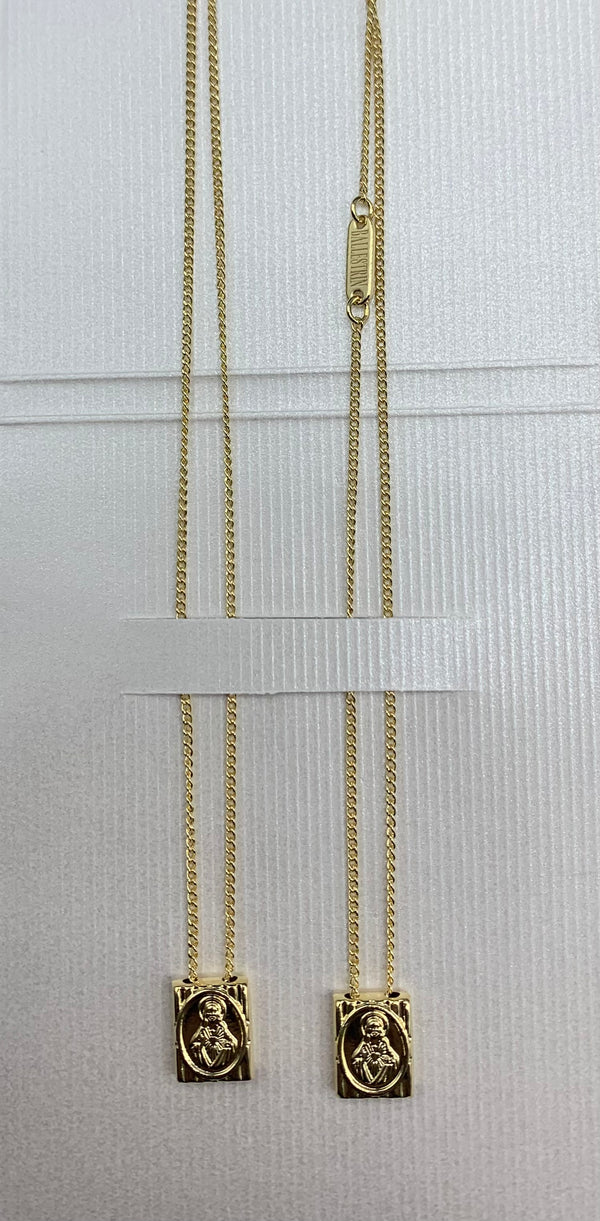 Escapulario Cuadrado Mediano de Cadena Baño de Oro